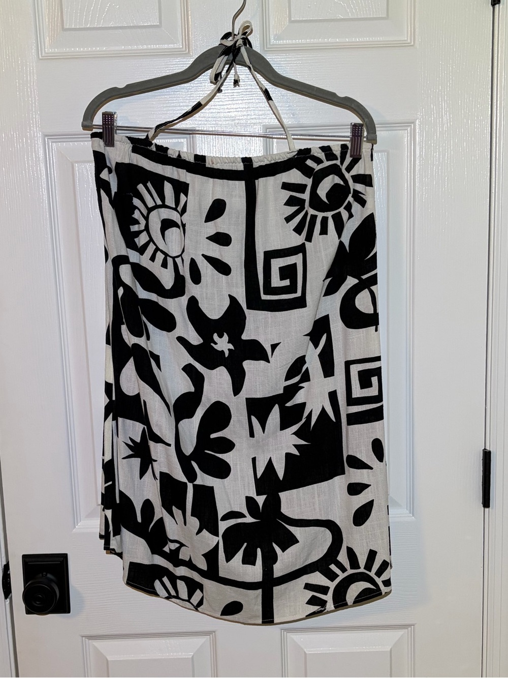 Black and White Tropical Print Strapless Tunic Top. XL